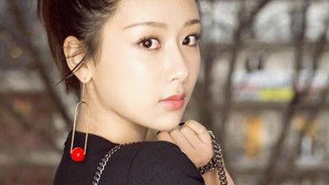 揭秘吃瓜娱乐圈:从背影笑料到摩羯性格,网红曝光视频背后故事