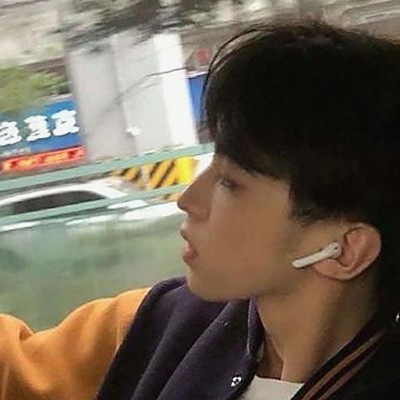 明星婚姻与吃瓜文化：从甜蜜到表情包的娱乐观察